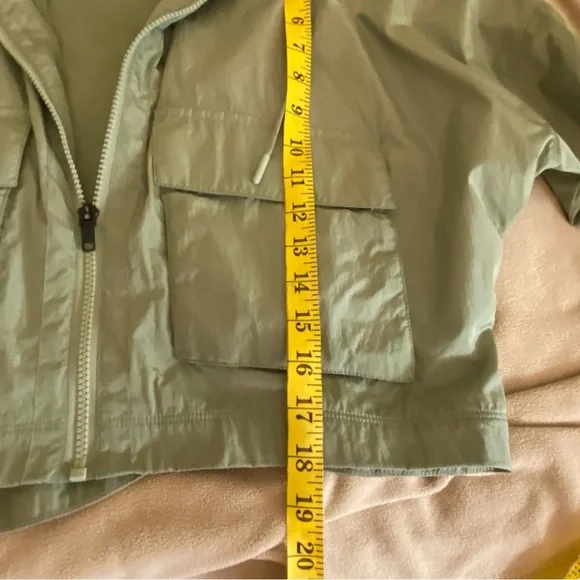 NWOT DSG Sage Green Hooded Twitch Cropped Utility Jacket XS - Picture 11 of 11